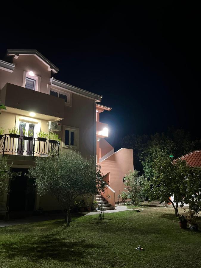 Apartments Two Olives Kotor Luaran gambar